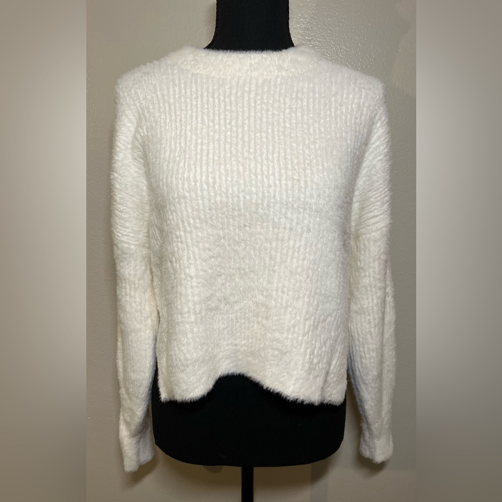 NWOT Abercrombie & Fitch Soft A&F Collection Fuzzy Pullover Sweater